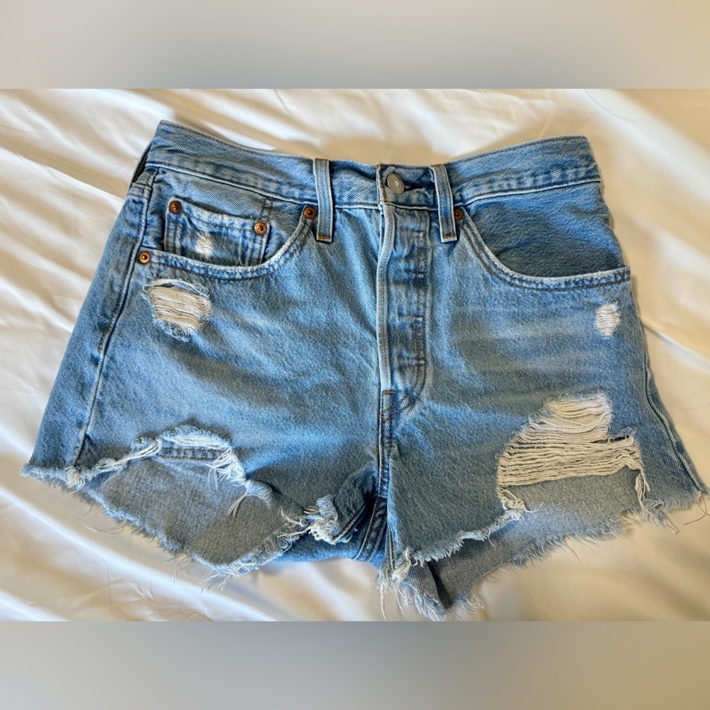 LEVIS••501 Original Fit High Rise Short••size 26
